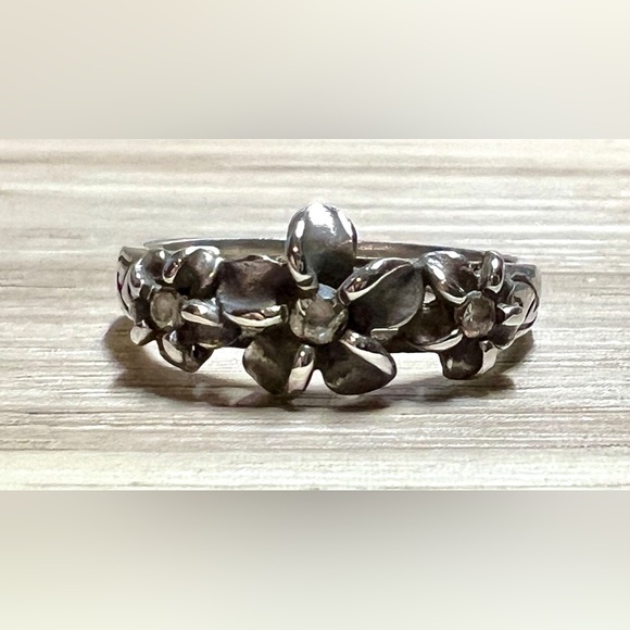 Vintage Sterling Silver Native American Cubic Zirconia Plumeria Ring, Size 8 - Picture 2 of 10